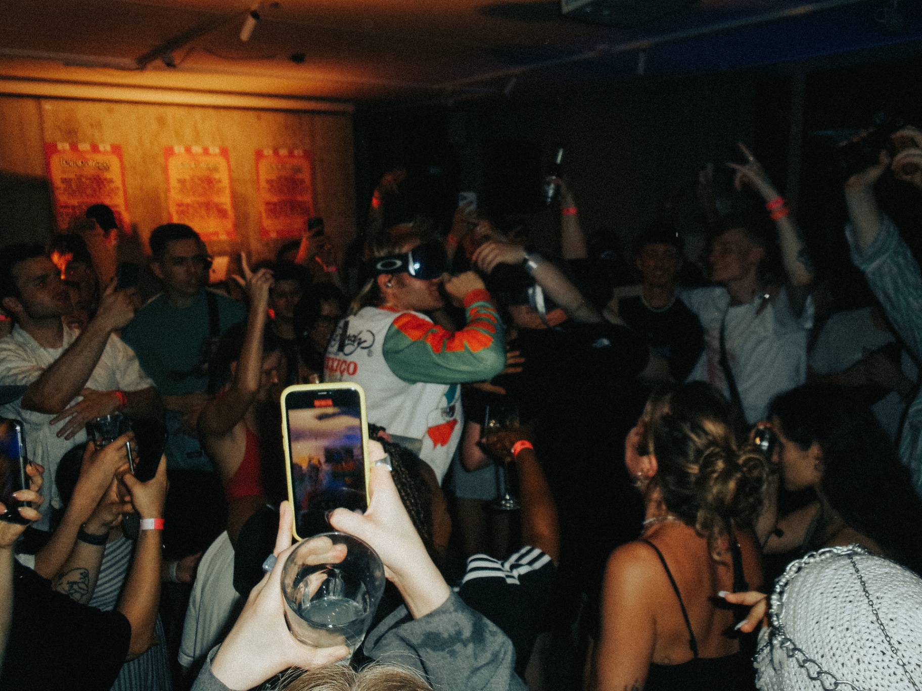 Stage — Wide