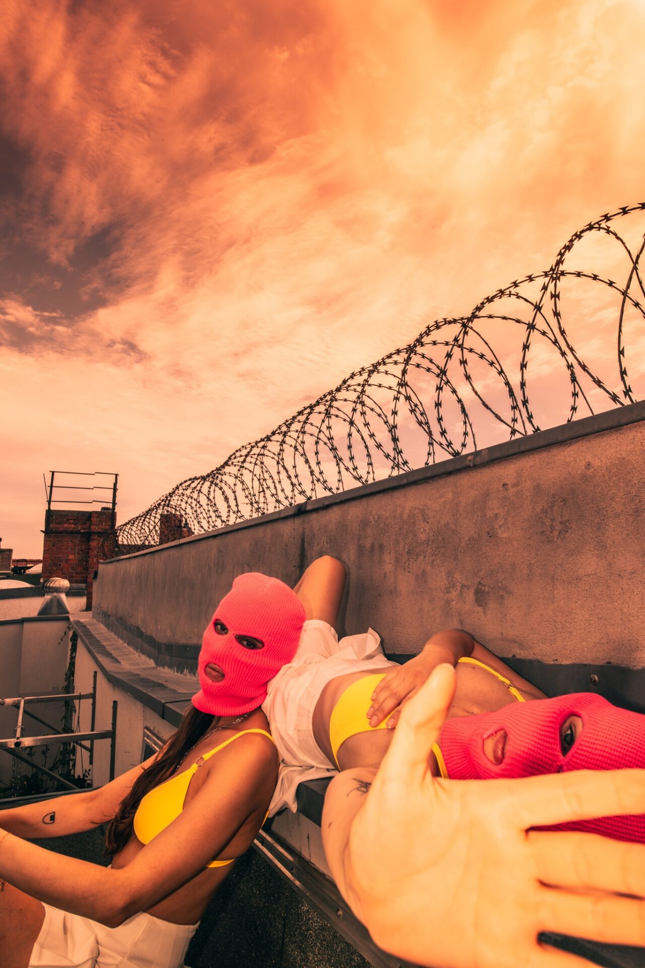 Pink Masks — Album-Cover Foto von Elias Kirkorowicz