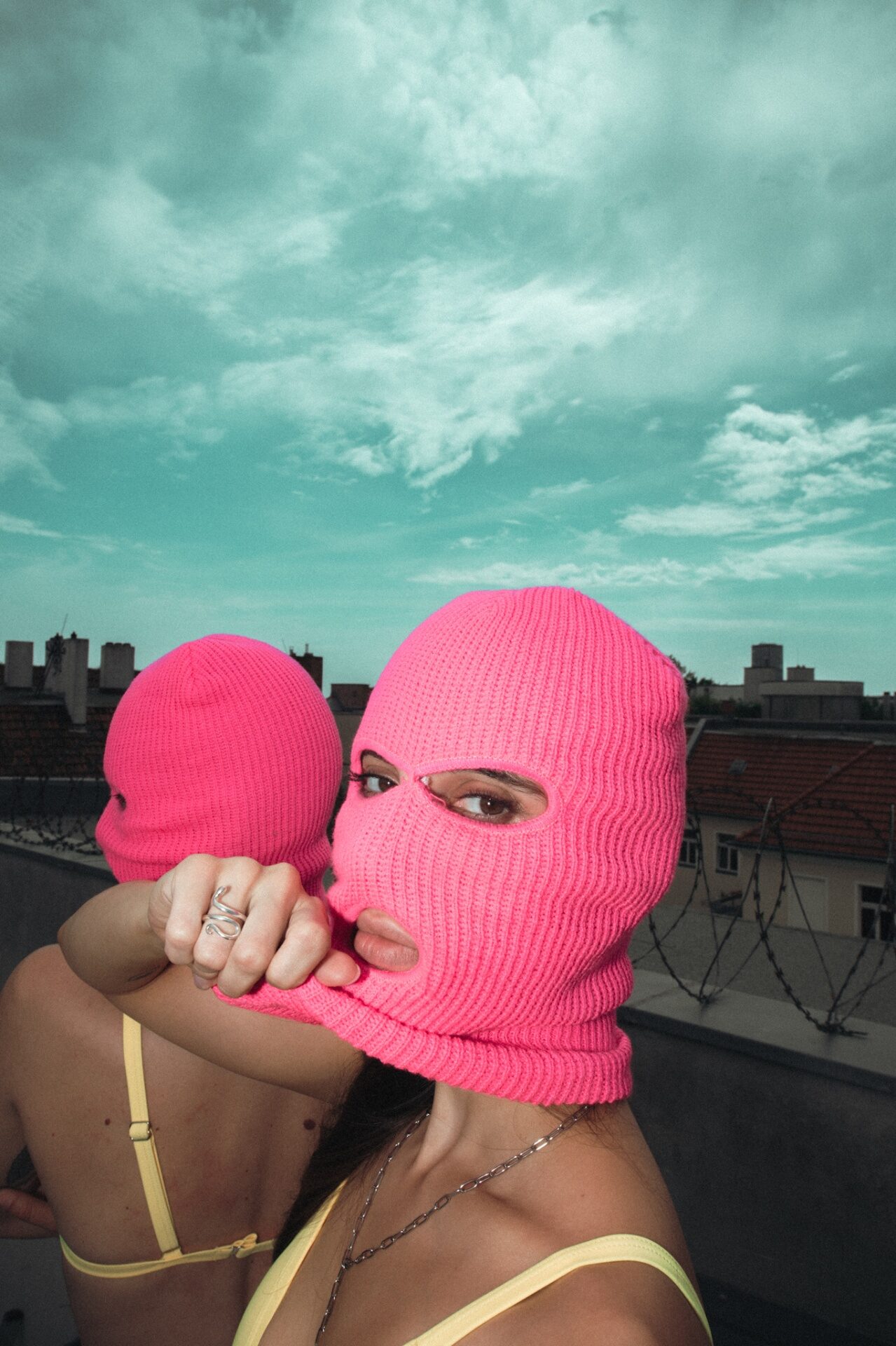 Skyline Mask — Album-Cover Foto von Elias Kirkorowicz
